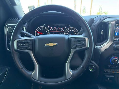 Used 2022 Chevrolet Silverado 1500 LTZ w/ LTZ Premium Package AWD/4WD image 17