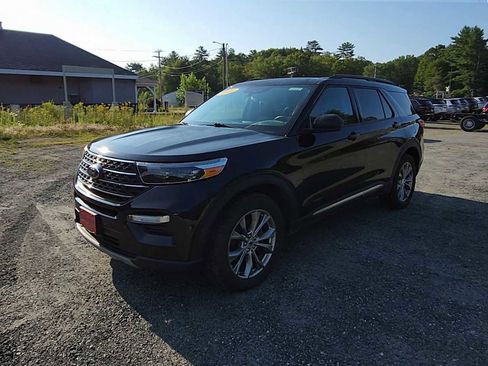 Used 2022 Ford Explorer XLT w/ Equipment Group 202A image 4