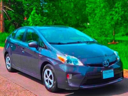 Used 2014 Toyota Prius Four FWD image 6