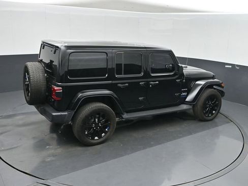 Used 2022 Jeep Wrangler Unlimited Sahara w/ Cold Weather Group AWD/4WD image 29