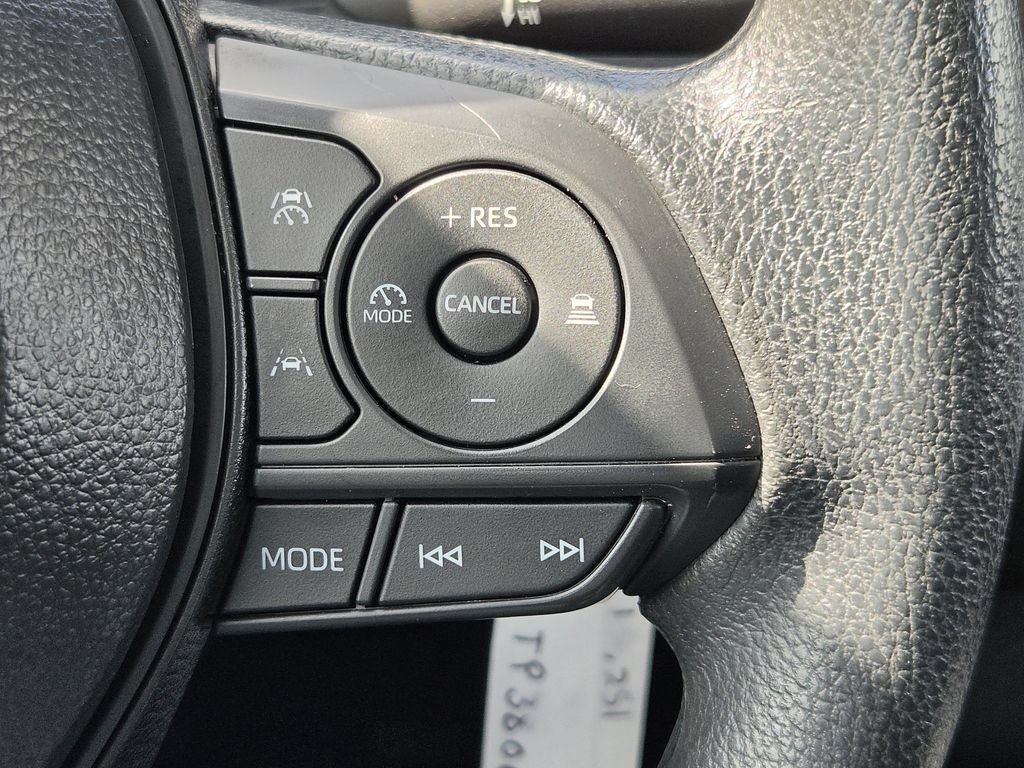Used 2026 Toyota Corolla LE FWD image 21