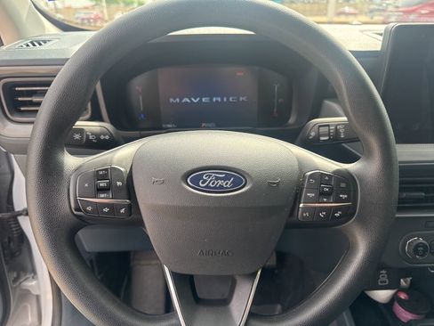Used 2025 Ford Maverick XL image 16