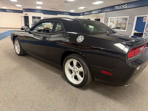 Used 2010 Dodge Challenger R/T RWD image 6