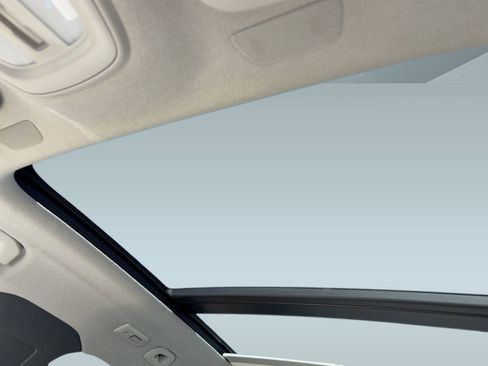 Certified 2023 Volvo XC40 B5 Plus w/ Climate Package image 14