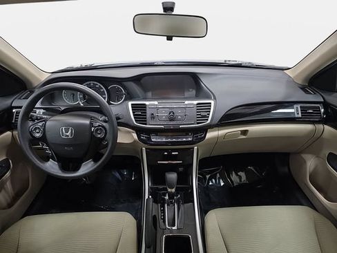 Used 2017 Honda Accord LX image 10