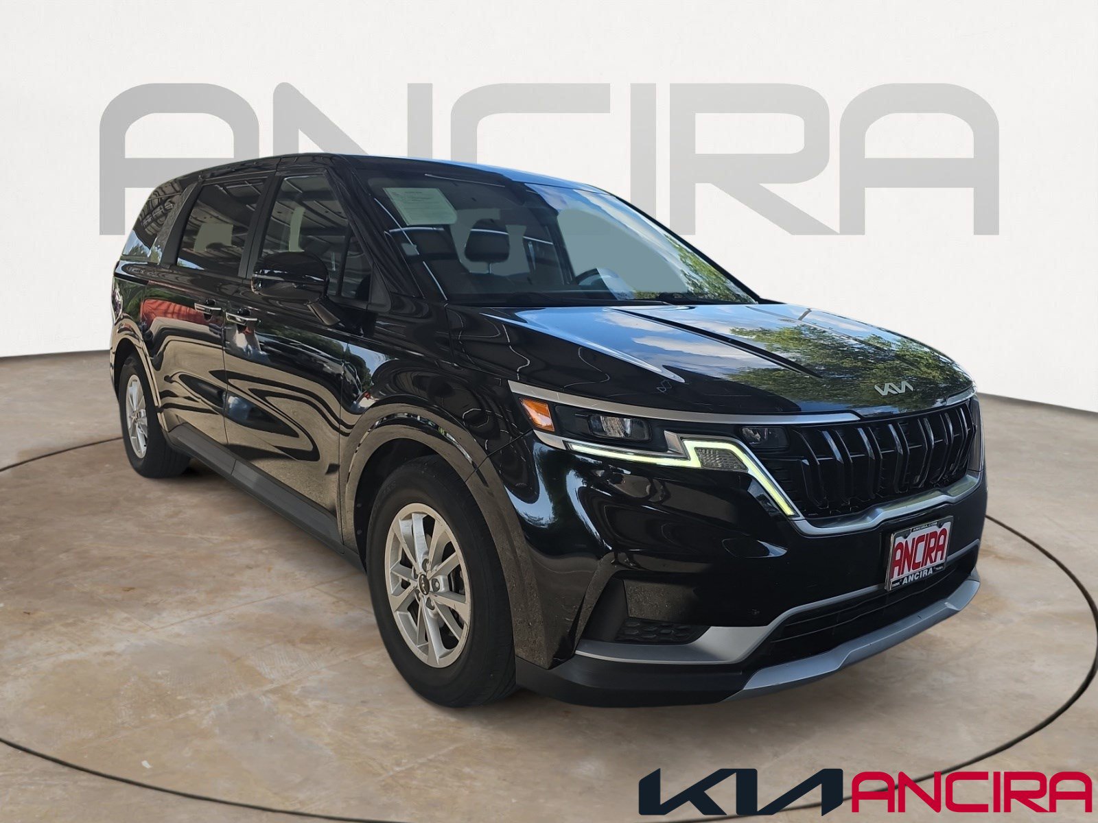 Used 2022 Kia Carnival LX FWD image 1