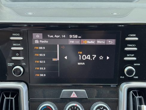 Used 2023 Kia Sorento LX image 22