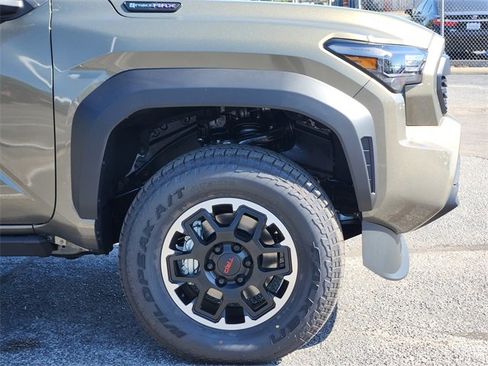 New 2025 Toyota Tacoma TRD Off-Road image 5