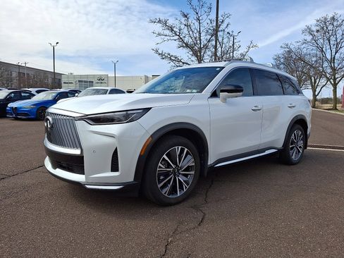 Certified 2026 INFINITI QX60 Luxe w/ Cargo Package image 3