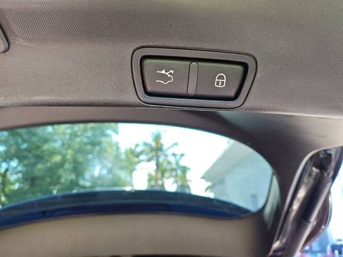 Used 2019 Alfa Romeo Stelvio AWD image 43
