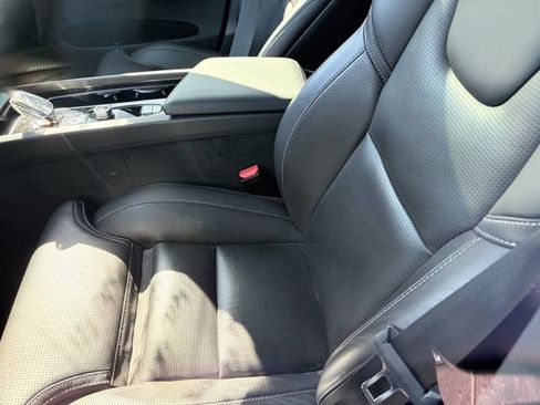 Used 2023 Volvo XC60 B5 Ultimate FWD image 8
