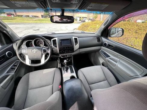 Used 2012 Toyota Tacoma PreRunner w/ SR5 Pkg RWD image 9
