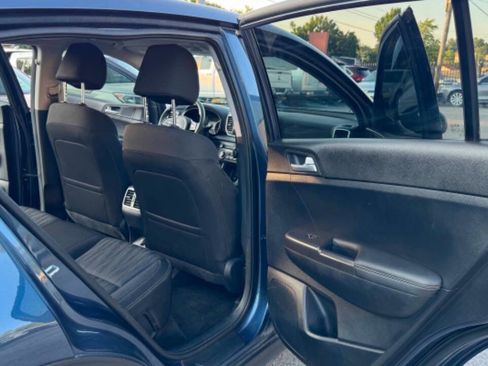 Used 2021 Kia Sportage LX AWD/4WD image 17
