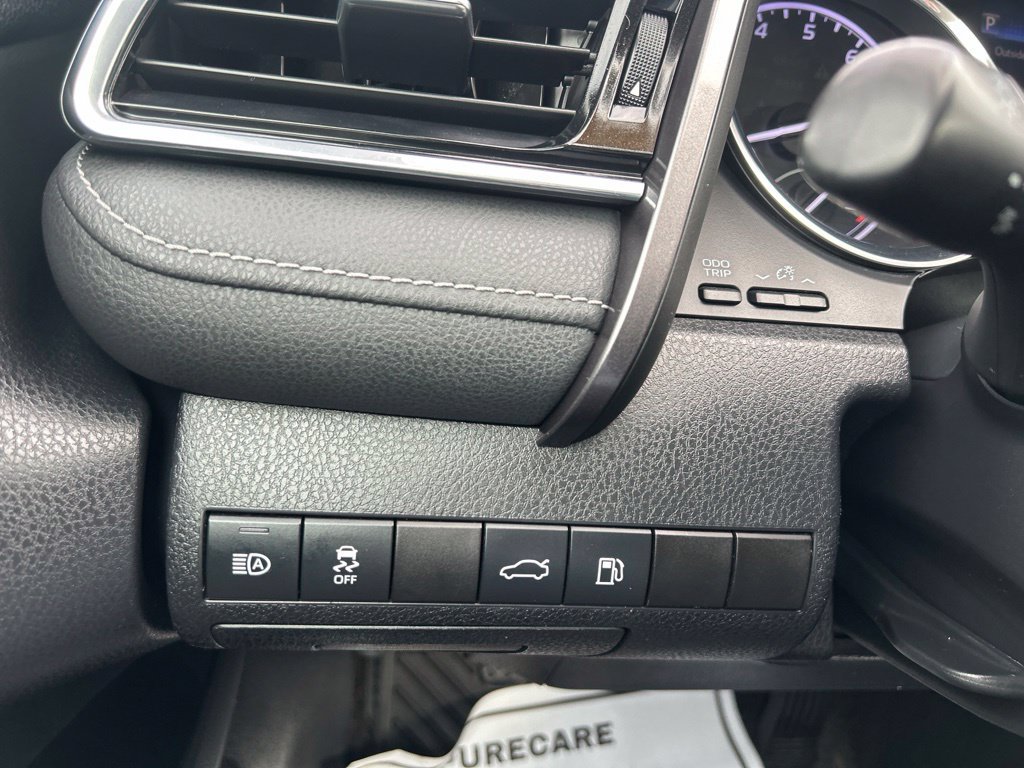 Used 2018 Toyota Camry SE w/ Convenience Package FWD image 20