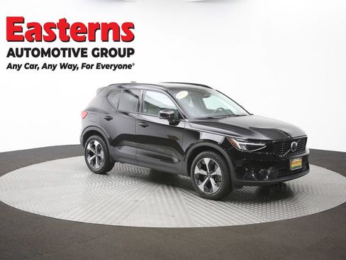 Used 2023 Volvo XC40 B4 Ultimate FWD image 43