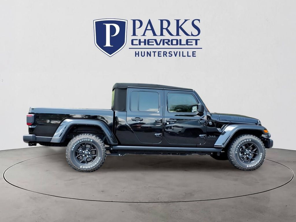 Used 2024 Jeep Gladiator Sport AWD/4WD image 36