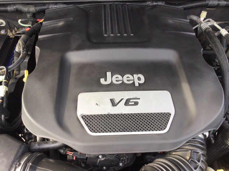 Used 2016 Jeep Wrangler Unlimited Sahara AWD/4WD image 41
