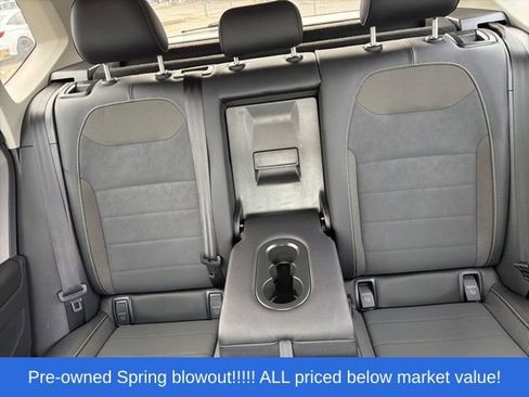 Used 2022 Volkswagen Taos SE w/ Driver Assistance Package FWD image 21