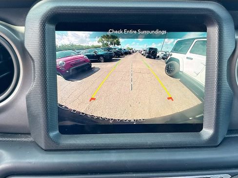 Used 2023 Jeep Wrangler Unlimited w/ Sun & Screen Package AWD/4WD image 14