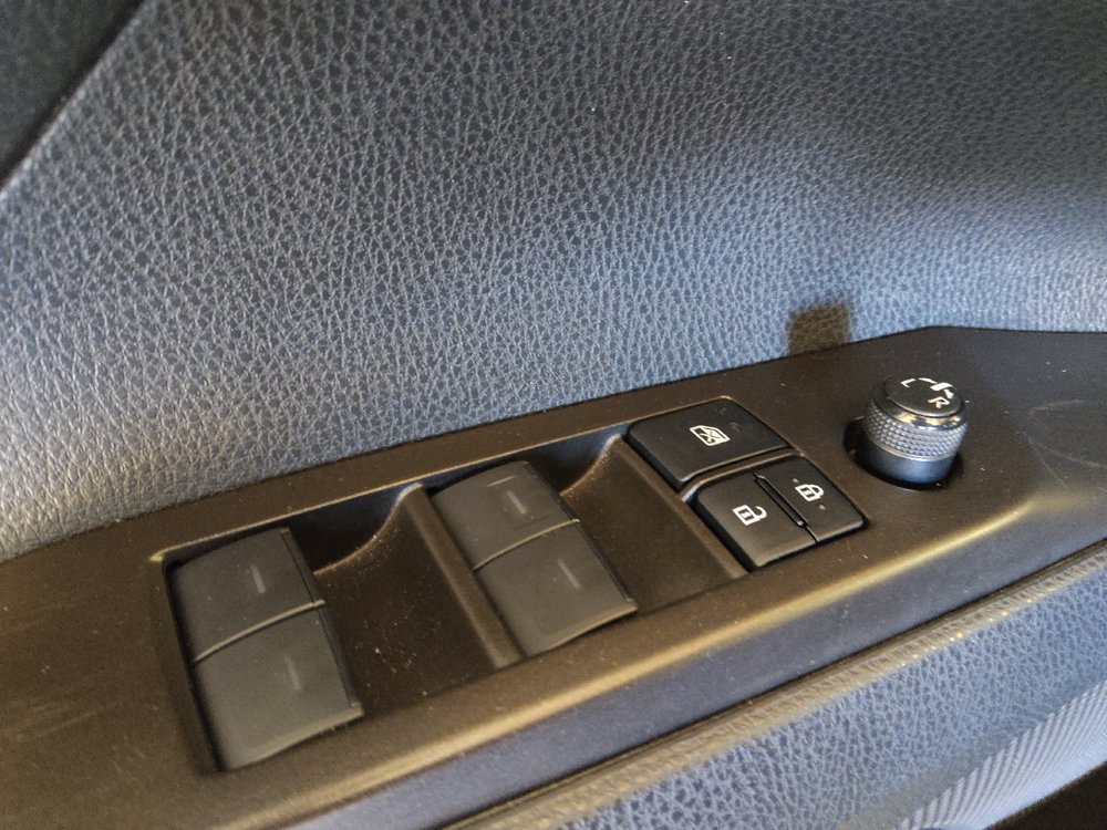 Used 2022 Toyota Camry SE FWD image 27