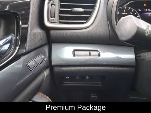 Used 2019 Nissan Maxima SR w/ Premium Package FWD image 17