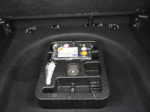 Used 2023 Jeep Compass Limited w/ Elite Group AWD/4WD image 32