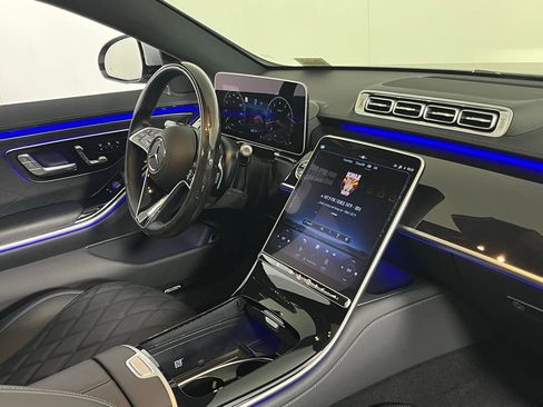 Used 2024 Mercedes-Benz S 580 S 580 image 35