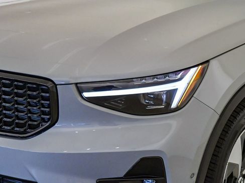 Certified 2026 Volvo XC40 B5 Plus w/ Protection Package Premier AWD/4WD image 9