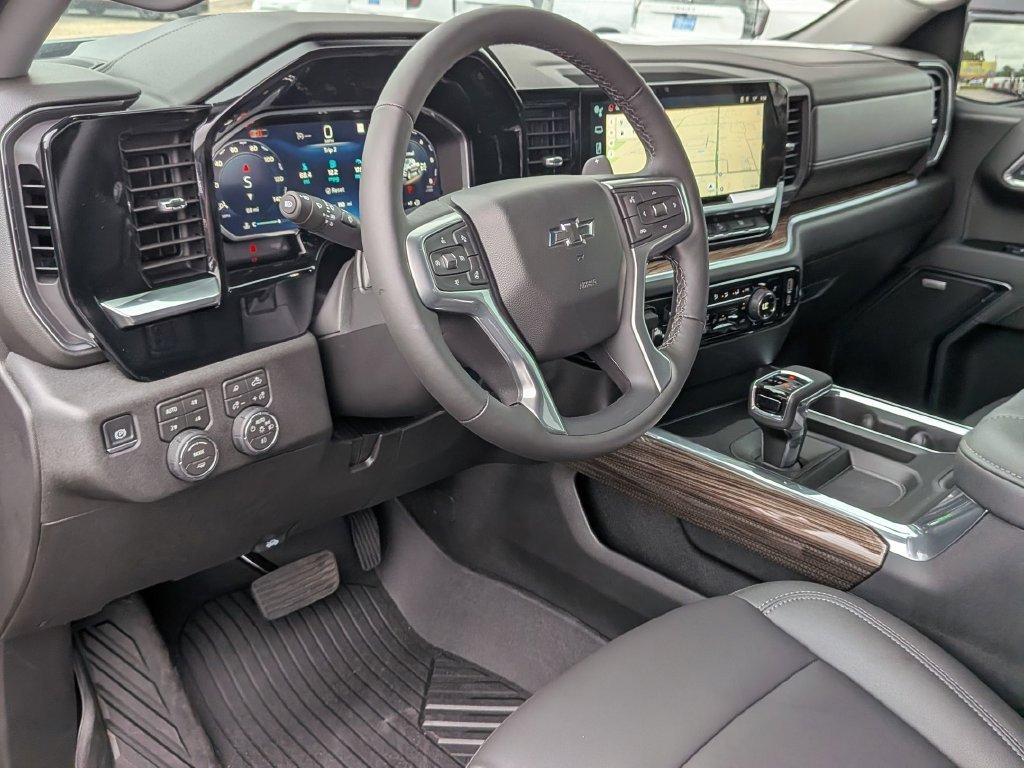 New 2026 Chevrolet Silverado 1500 RST w/ Dark Appearance Package AWD/4WD image 32