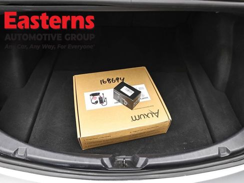 Used 2018 Tesla Model 3 Long Range image 9