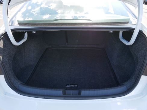 Certified 2025 Volkswagen Jetta SEL image 18