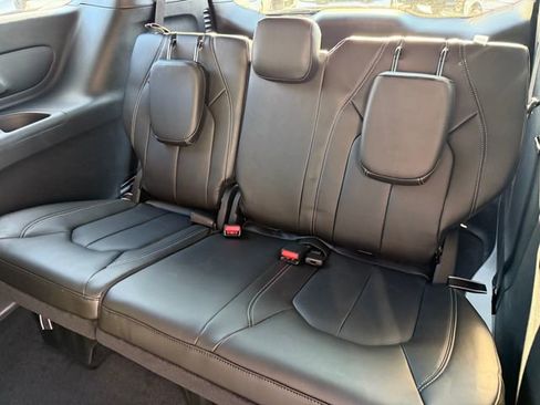 New 2026 Chrysler Pacifica Select image 24