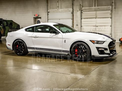Used 2020 Ford Mustang Shelby GT500 w/ Technology Package RWD image 11