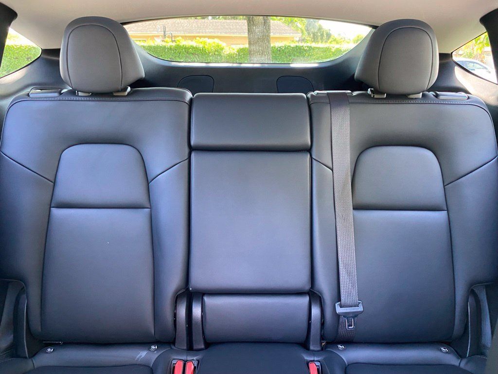 Used 2023 Tesla Model Y Long Range AWD/4WD image 23