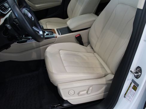 Used 2021 Audi Q5 e Premium Plus AWD/4WD image 9