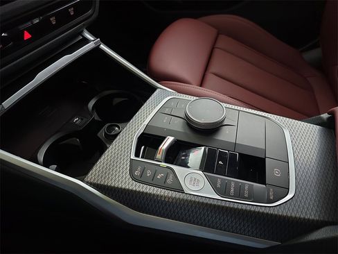 Used 2025 BMW 330i xDrive Sedan w/ M Sport Package image 27