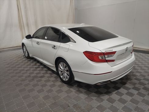 Used 2019 Honda Accord Touring image 2
