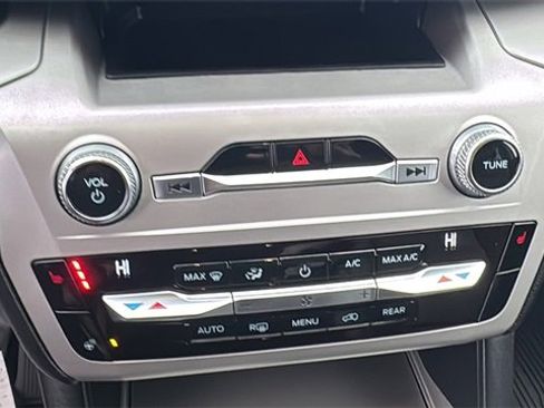 Certified 2021 Ford Explorer XLT w/ Equipment Group 202A image 25