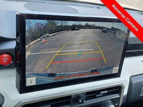 Certified 2024 Toyota Tacoma TRD Off-Road image 11