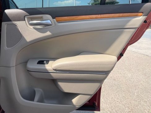 Used 2014 Chrysler 300 C w/ Beats Audio Group RWD image 30