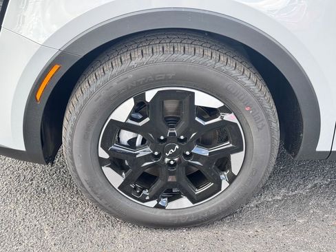 New 2026 Kia Sorento S FWD image 9