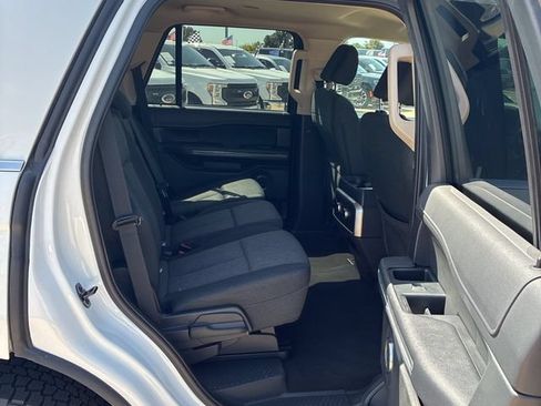 Used 2024 Ford Expedition XLT RWD image 13