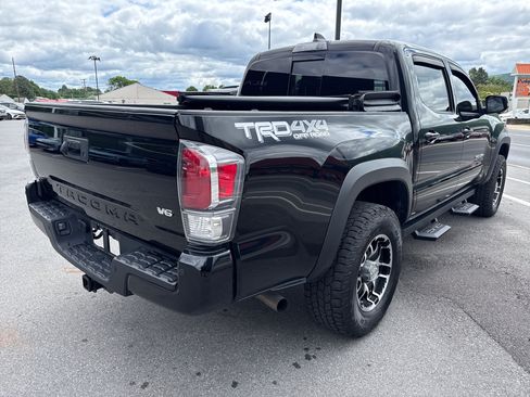 Used 2023 Toyota Tacoma TRD Off-Road w/ Technology Package AWD/4WD image 3
