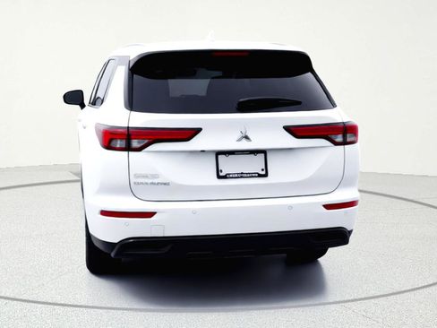 Used 2022 Mitsubishi Outlander SE AWD/4WD image 5