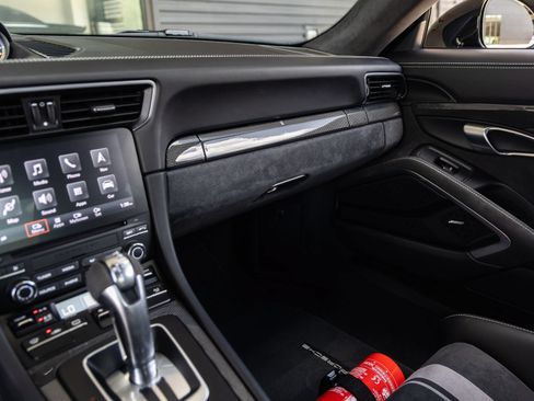 Certified 2018 Porsche 911 GT3 RWD image 40