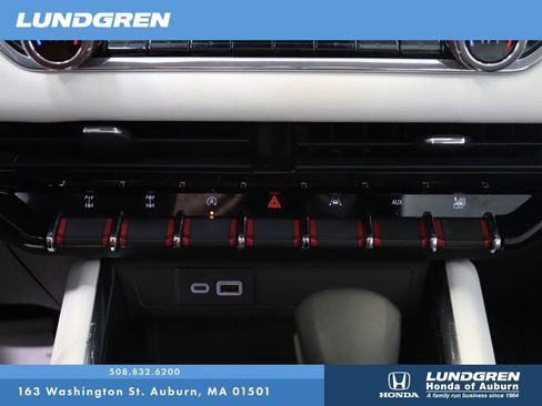 Used 2024 GMC Canyon AT4X image 27