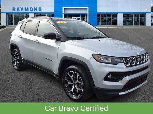 Used 2025 Jeep Compass Limited AWD/4WD image 1