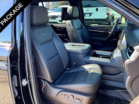 Used 2021 GMC Yukon Denali w/ Denali Premium Package AWD/4WD image 7
