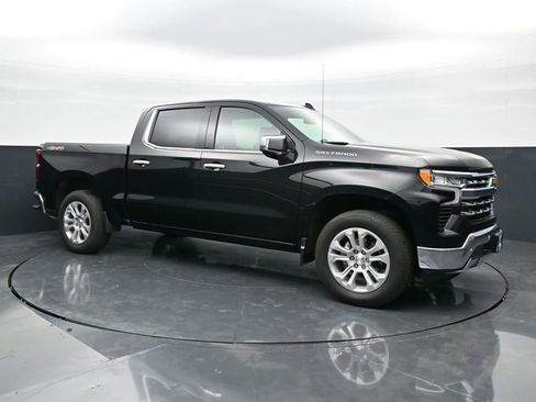 Used 2024 Chevrolet Silverado 1500 LTZ AWD/4WD image 3