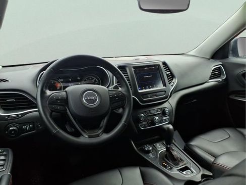 Used 2019 Jeep Cherokee Trailhawk w/ Comfort/Convenience Group image 9